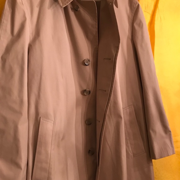 London Fog men’s raincoat. Great condition. - Picture 6 of 8